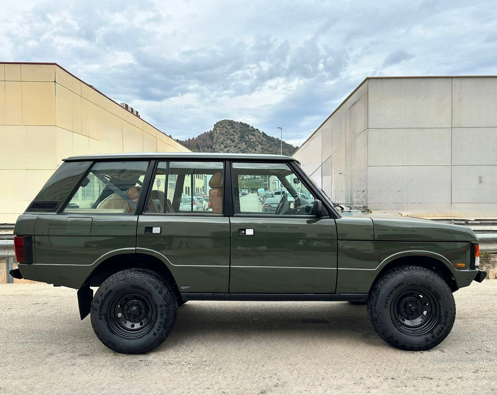 1995 Range Rover Classic 300TDI Manual in Porsche Black Olive - AVAILABLE (SPAIN)